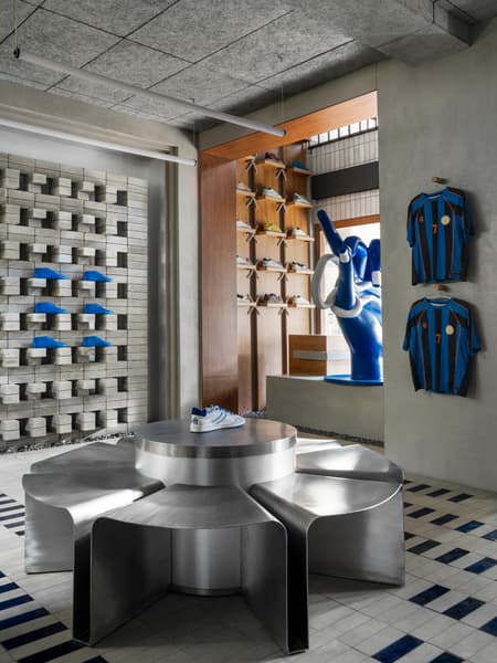 Gully Labs Sneaker Store